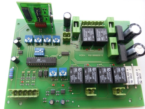 Řídící elektronika, box IP55, 24V, vč. trafa, analogová RJ pro 1/2 24V motory, standardní vstupy/výstupy (křídlové brány) 